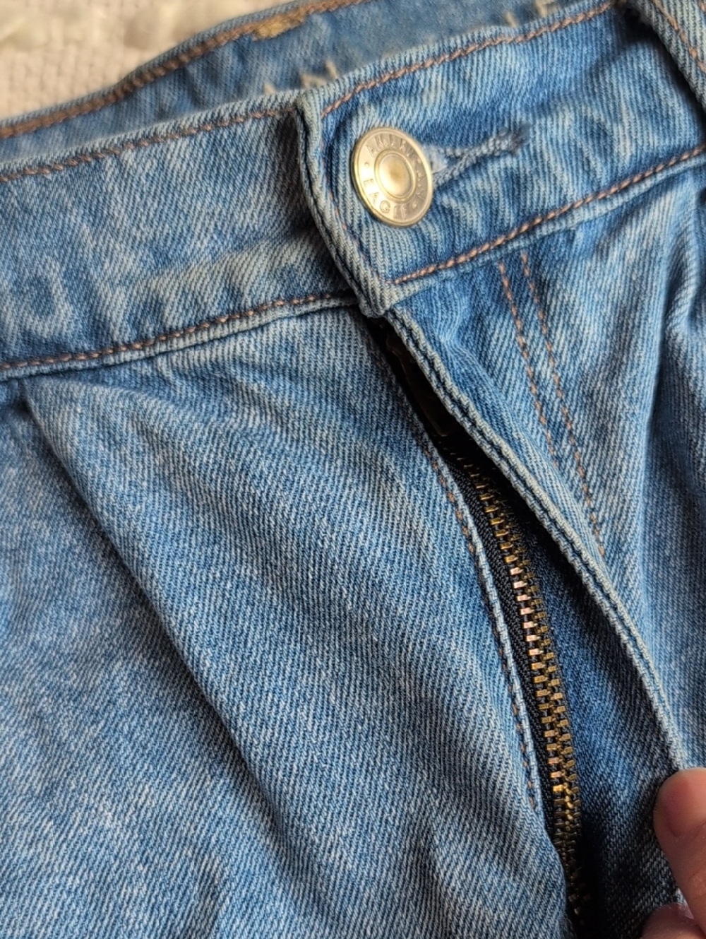American Eagle Mom Short Pleated Coquette 4 High-Rise Rolled Hem Denim Shorts - Picture 5 of 15